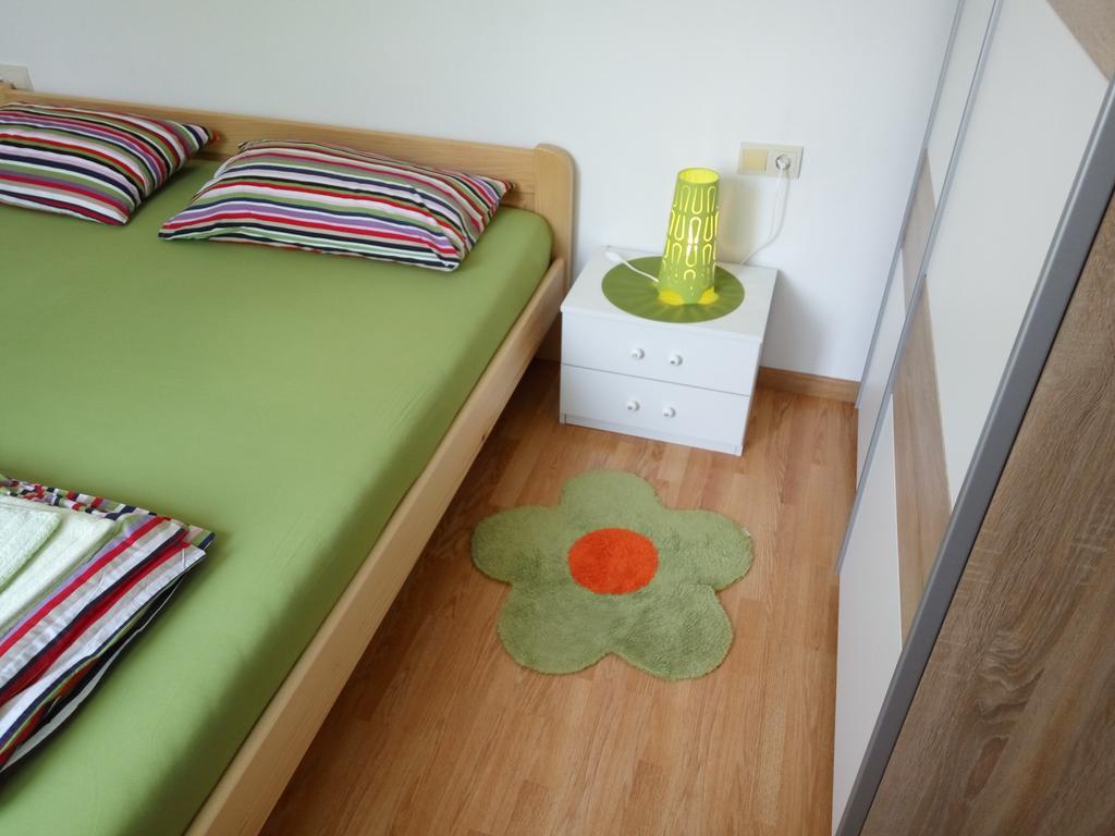Apartment Asparagus Ровинско село Екстериор снимка