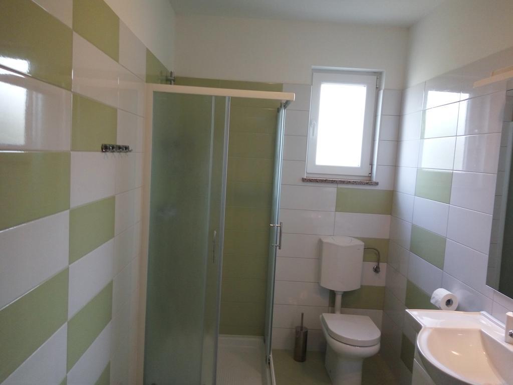 Apartment Asparagus Ровинско село Екстериор снимка