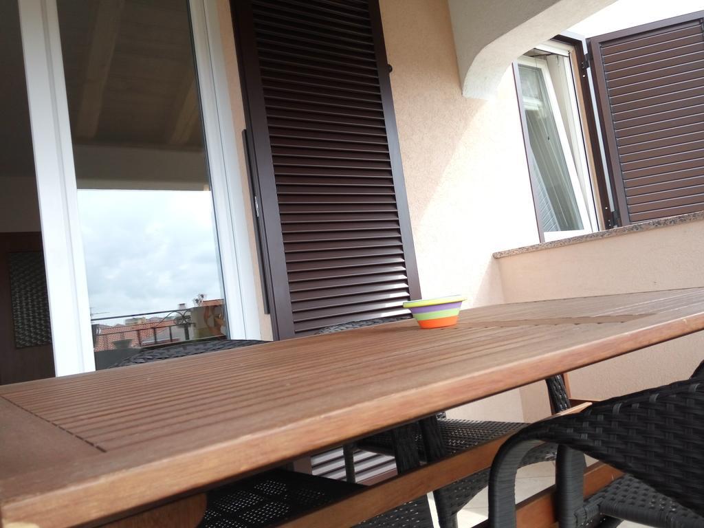 Apartment Asparagus Ровинско село Екстериор снимка